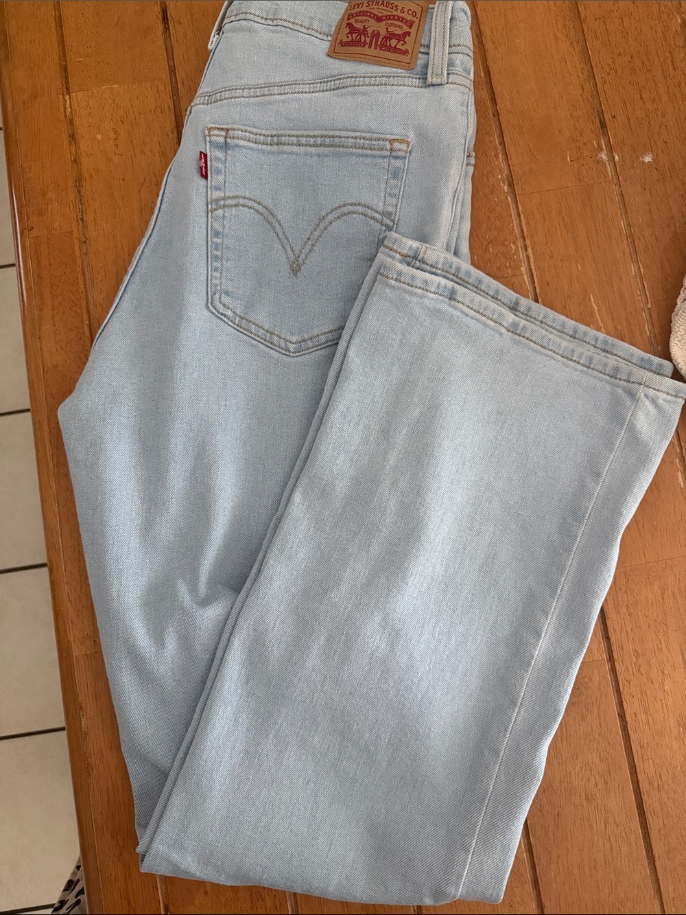 Levi's Women's Light Blue Ribcage boot Leg Jeans